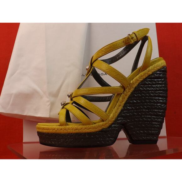 NIB BALENCIAGA ARENA MUSTARD YELLOW LEATHER WEDGE STUDDED SANDALS 39 $745 - Picture 10 of 12